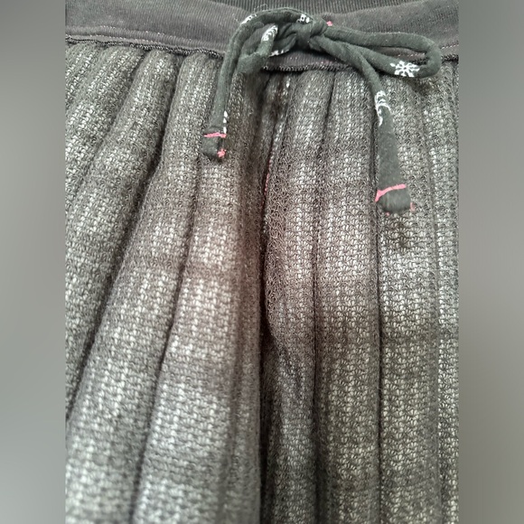 NWOT! FREE PEOPLE x INTIMATELY QUILTED JOGGERS - Picture 3 of 5